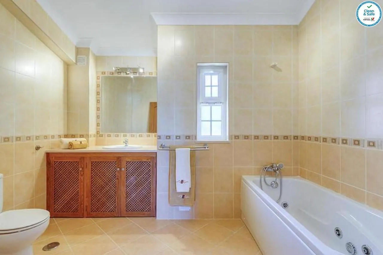 Villa Mikael - Free Wi-Fi - Aircon - Private Pool By Bedzy Albufeira 0*,