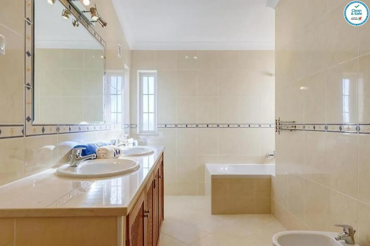 Villa Mikael - Free Wi-Fi - Aircon - Private Pool By Bedzy Albufeira