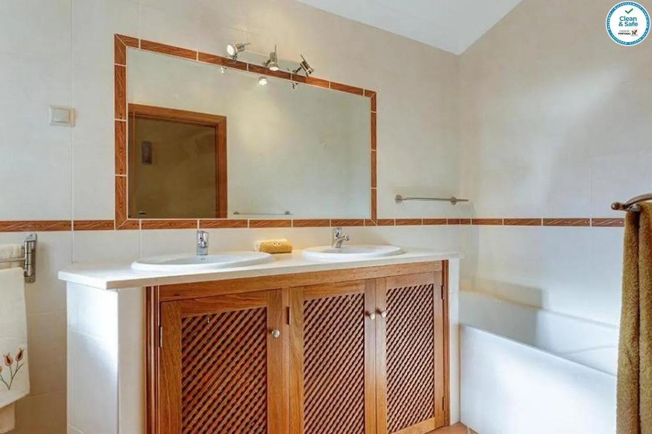 Villa Mikael - Free Wi-Fi - Aircon - Private Pool By Bedzy Albufeira