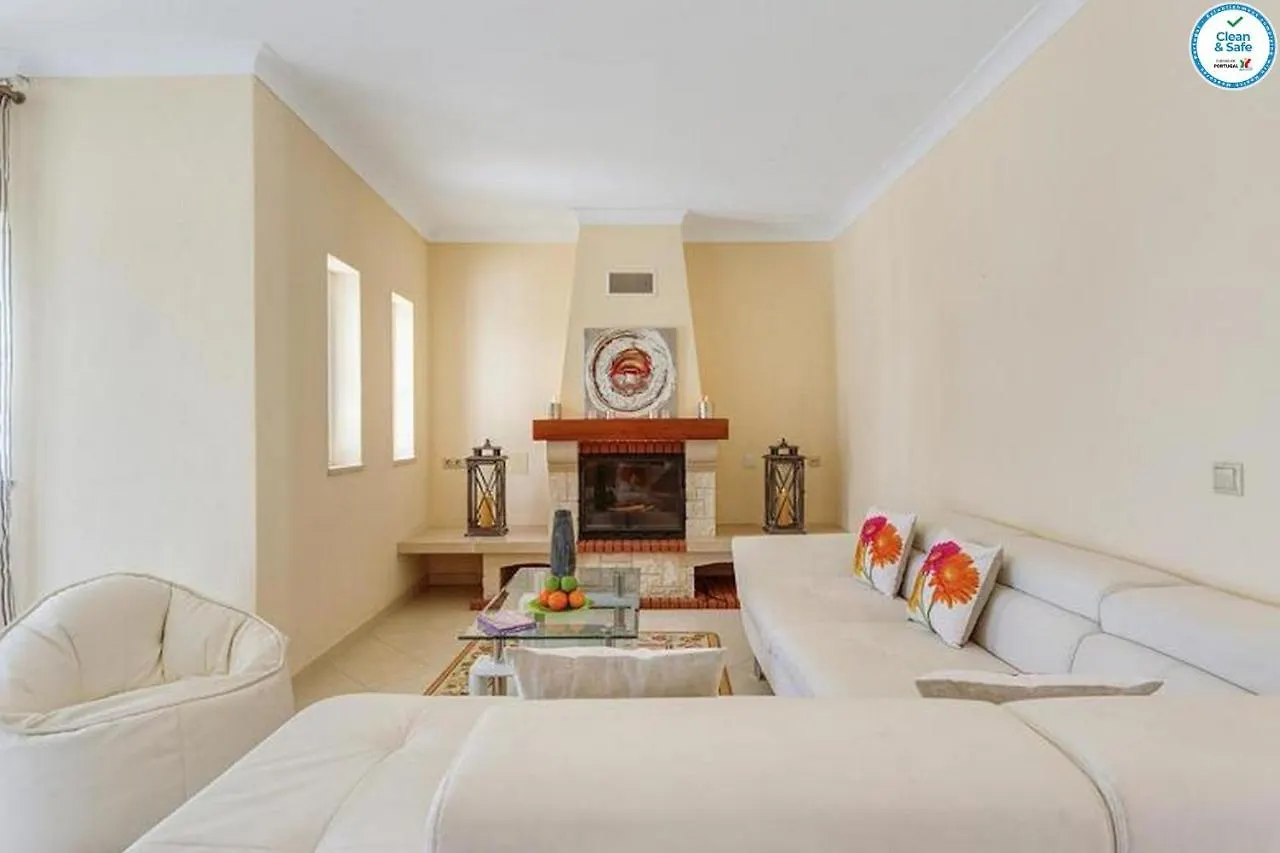 Villa Mikael - Free Wi-Fi - Aircon - Private Pool By Bedzy Albufeira 0*,  Portugal